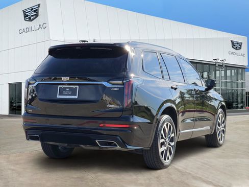 Certified 2022 Cadillac XT6 Sport w/ Technology Package AWD/4WD image 5