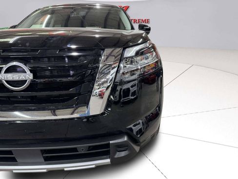 Used 2023 Nissan Pathfinder SL FWD image 12