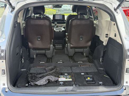 Certified 2024 Toyota Sienna Platinum FWD image 27