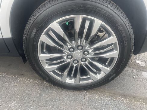 Used 2018 Cadillac XT5 Premium Luxury w/ Driver Assist Package image 9