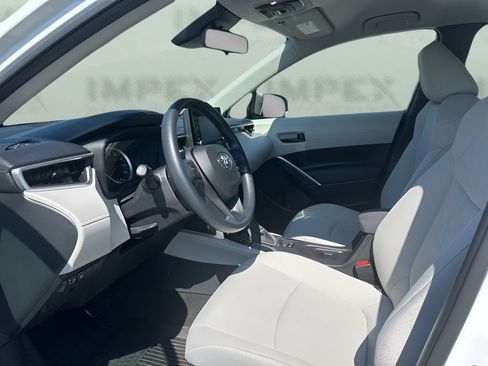 Used 2022 Toyota Corolla Cross L image 9