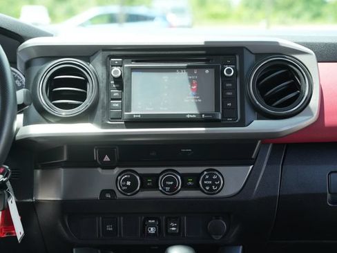 Used 2019 Toyota Tacoma SR5 RWD image 27