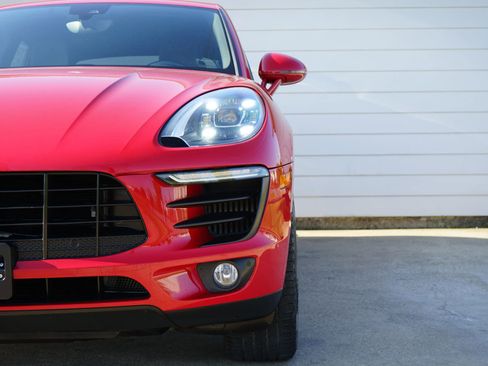 Used 2017 Porsche Macan S image 9