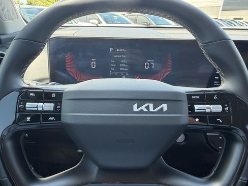 Certified 2026 Kia Sorento LX FWD image 25