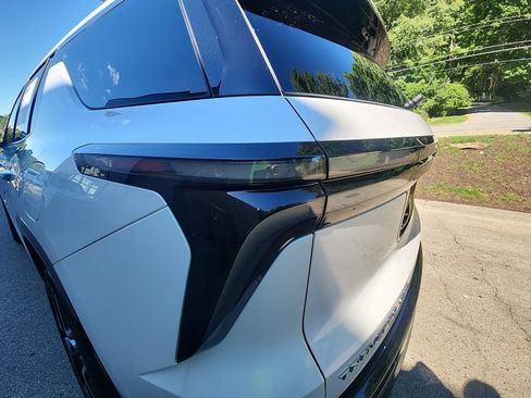 Certified 2025 Chevrolet Traverse High Country w/ LPO, Floor Liner Package AWD/4WD image 31