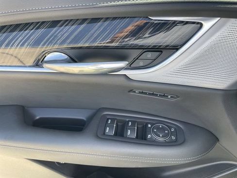 Used 2024 Cadillac XT6 Premium Luxury w/ Technology Package AWD/4WD image 24
