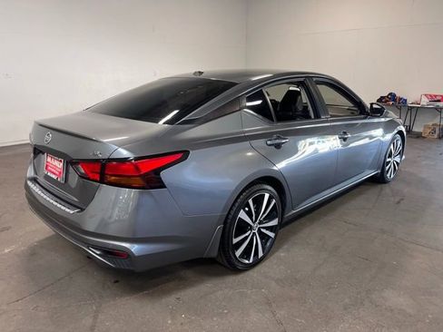 Used 2020 Nissan Altima 2.5 SR image 3
