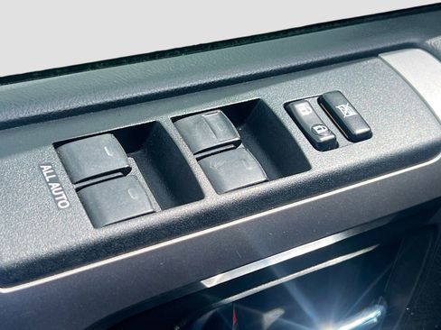 Used 2018 Toyota 4Runner SR5 RWD image 17
