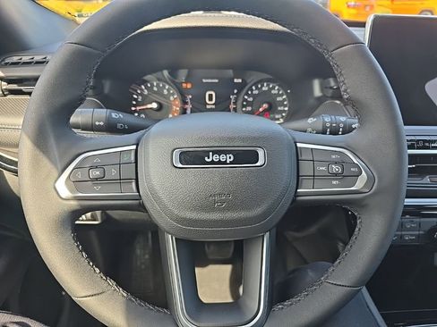 New 2026 Jeep Compass Latitude AWD/4WD image 13