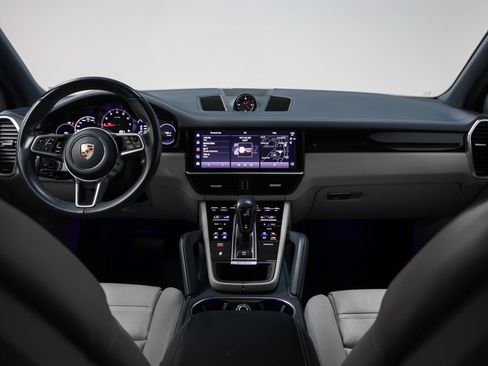 Certified 2023 Porsche Cayenne AWD/4WD image 28
