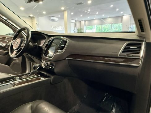 Used 2019 Volvo XC90 T5 Momentum FWD image 8
