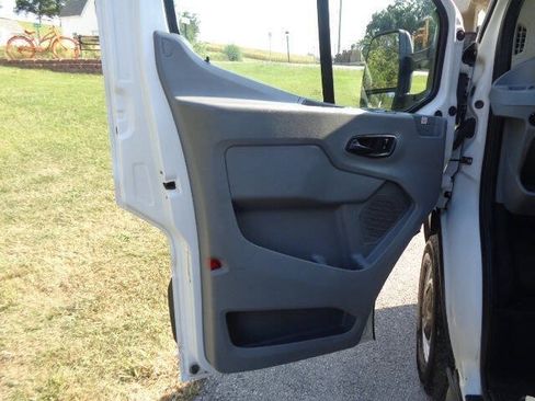 Used 2019 Ford Transit 250 130 Low Roof RWD image 12