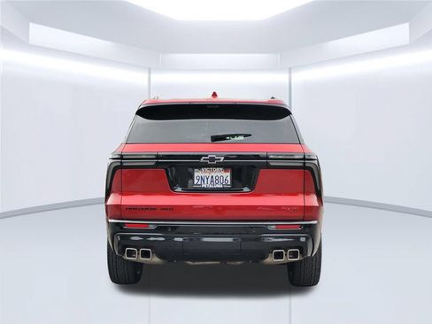 Used 2024 Chevrolet Traverse RS AWD/4WD image 6