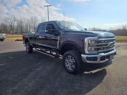 Used 2025 Ford F350 Lariat image 2