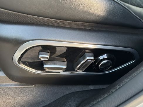 Certified 2022 Jeep Grand Cherokee Overland w/ Adv Protech Group III image 9