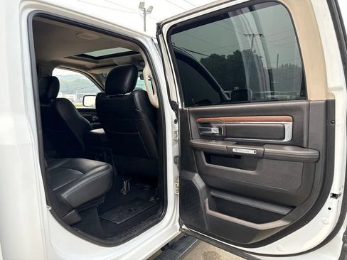 Used 2018 RAM 1500 Laramie w/ Convenience Group AWD/4WD image 48