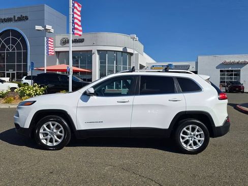 Used 2018 Jeep Cherokee Latitude FWD image 8