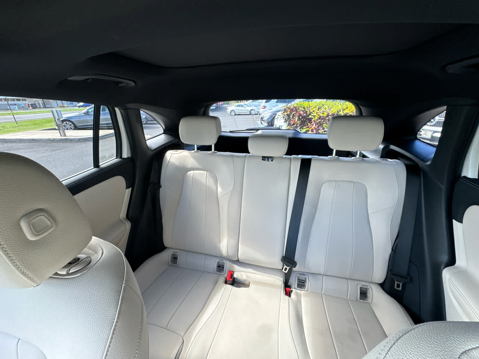 Used 2025 Mercedes-Benz GLA 250 4MATIC image 14