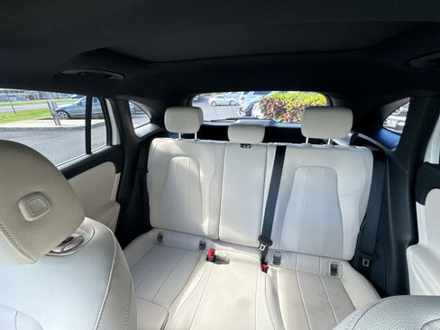 Used 2025 Mercedes-Benz GLA 250 4MATIC image 14