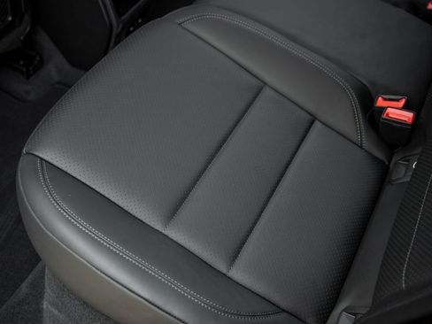 Certified 2025 Porsche Macan Electric RWD image 33