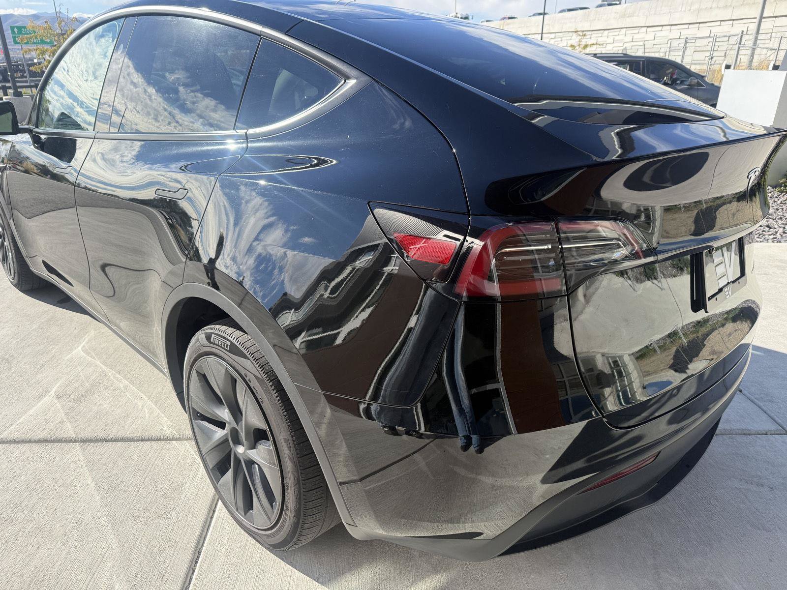 Used 2024 Tesla Model Y Long Range AWD/4WD image 6