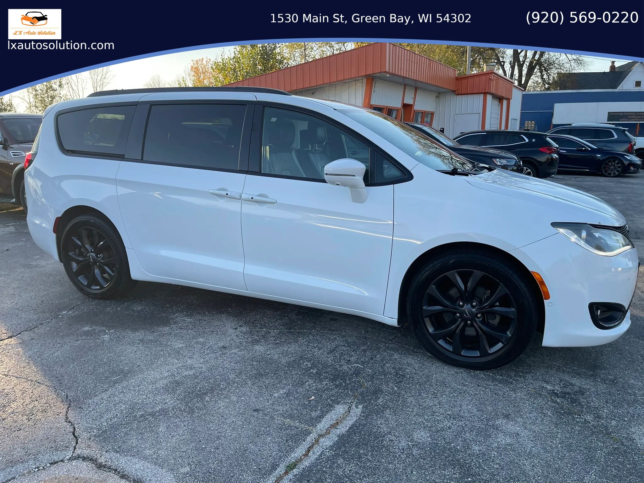 Used 2019 Chrysler Pacifica Limited FWD image 2