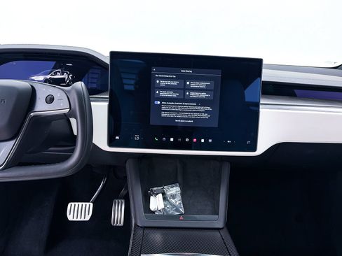 Used 2022 Tesla Model X Plaid AWD/4WD image 7