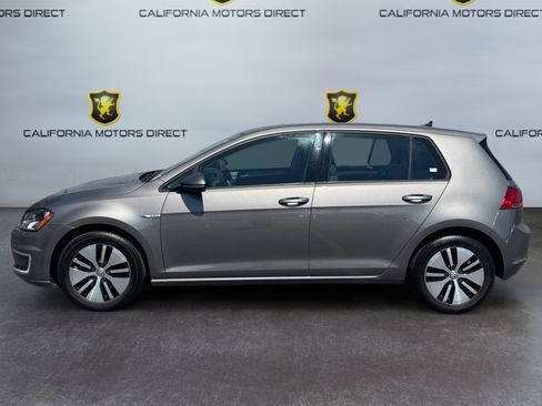 Used 2016 Volkswagen e-Golf SE w/ DC Fast Charging Package FWD image 2