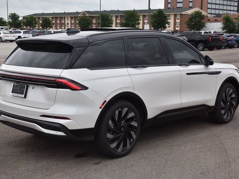 New 2026 Lincoln Nautilus Reserve w/ Jet Appearance Package AWD/4WD image 13