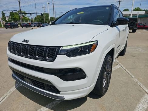 Certified 2025 Jeep Compass Limited w/ High Altitude Package AWD/4WD image 7