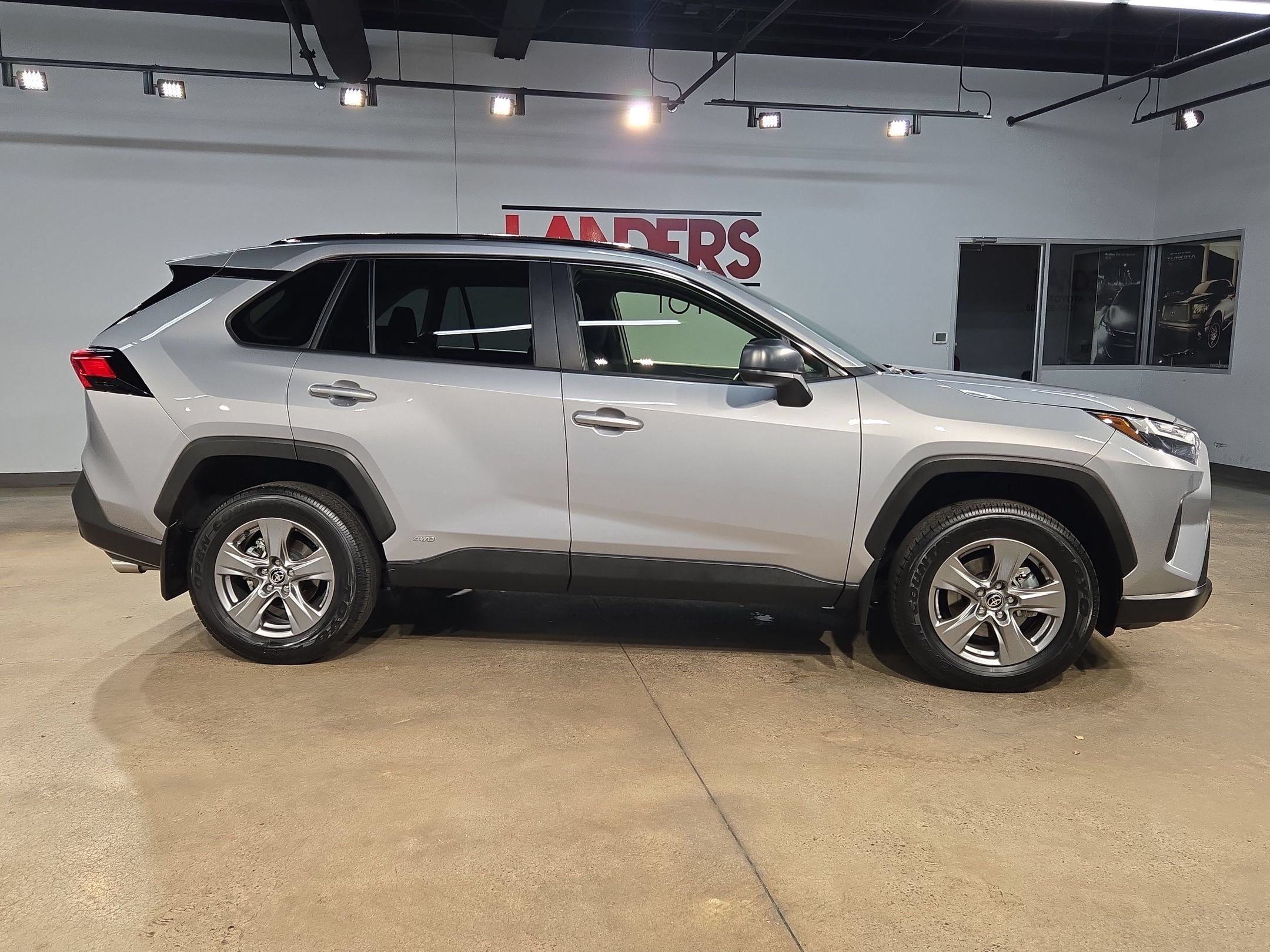Certified 2025 Toyota RAV4 LE AWD/4WD image 8
