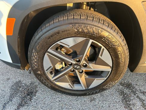 Certified 2025 Hyundai Tucson SEL image 13