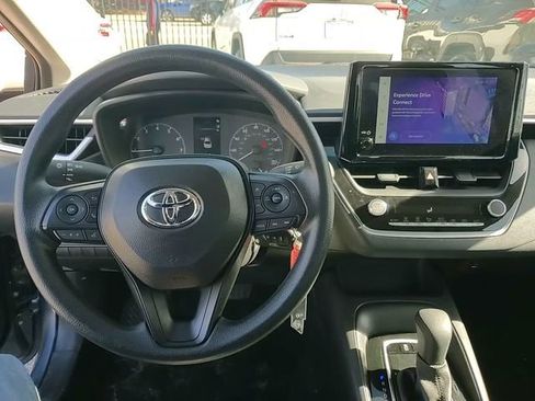 Used 2025 Toyota Corolla LE image 23