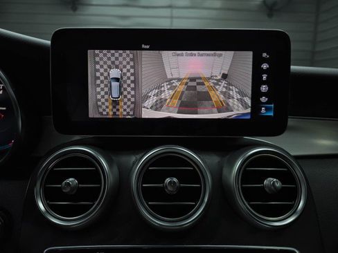 Used 2021 Mercedes-Benz GLC 300 4MATIC image 27