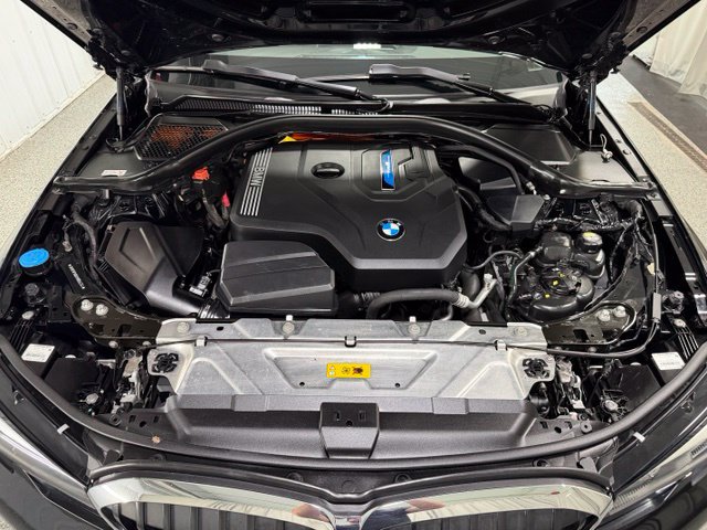 Used 2021 BMW 330e xDrive w/ Driving Assistance Package AWD/4WD image 27