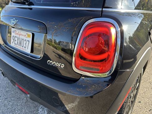 Used 2019 MINI Cooper 2-Door Hardtop image 32