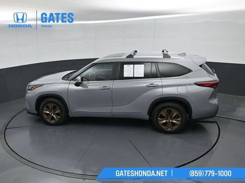 Used 2023 Toyota Highlander Bronze Edition AWD/4WD image 54