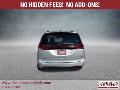 New 2026 Chrysler Pacifica Select w/ S Appearance Package FWD image 4