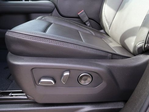 New 2026 GMC Yukon Denali w/ Sun & Power Step Package image 9