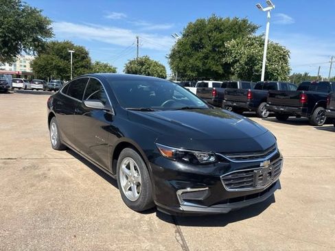 Used 2017 Chevrolet Malibu LS FWD image 1