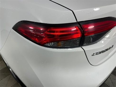 Used 2025 Toyota Corolla XLE image 20