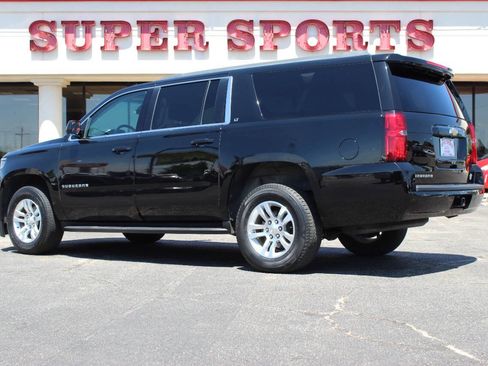 Used 2018 Chevrolet Suburban LT image 5