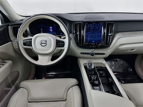 Used 2023 Volvo XC60 B6 Ultimate w/ Protection Package Premier image 23