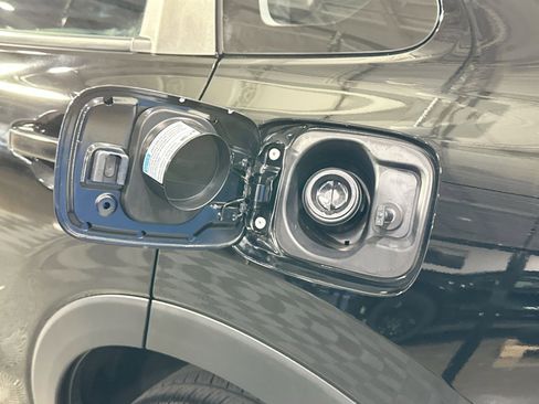 Used 2023 Honda HR-V LX image 33