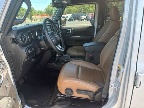 Used 2023 Jeep Wrangler Unlimited Sahara w/ Cold Weather Group AWD/4WD image 10