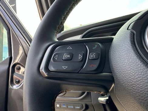 Used 2024 Jeep Wrangler Unlimited AWD/4WD image 10