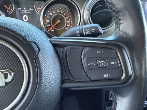 Certified 2022 Jeep Gladiator Sport AWD/4WD image 38