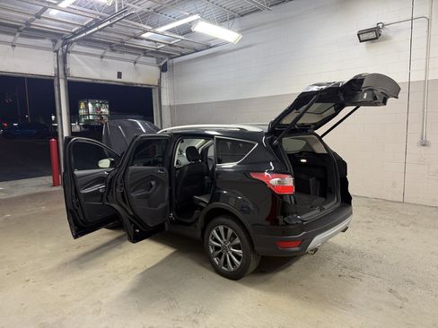 Used 2018 Ford Escape Titanium AWD/4WD image 12