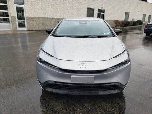 New 2026 Toyota Prius LE FWD image 2
