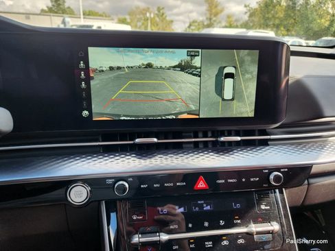 Used 2023 Kia Carnival SX Prestige image 47